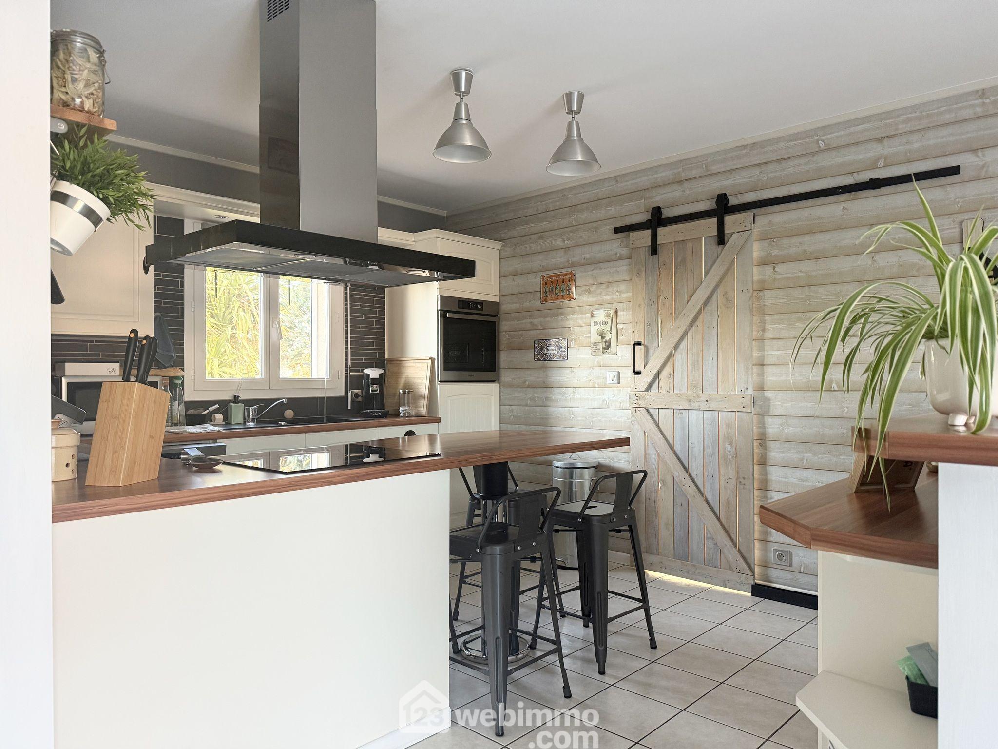 Photo Maison - 103m² - Champigny en Rochereau image 3/4