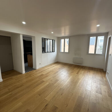 Appartement 3 pièces 1075 €