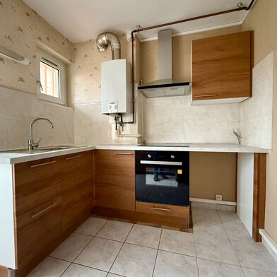 Appartement 3 pièces 701 €