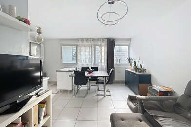 Appartement 3 pièces 794 €