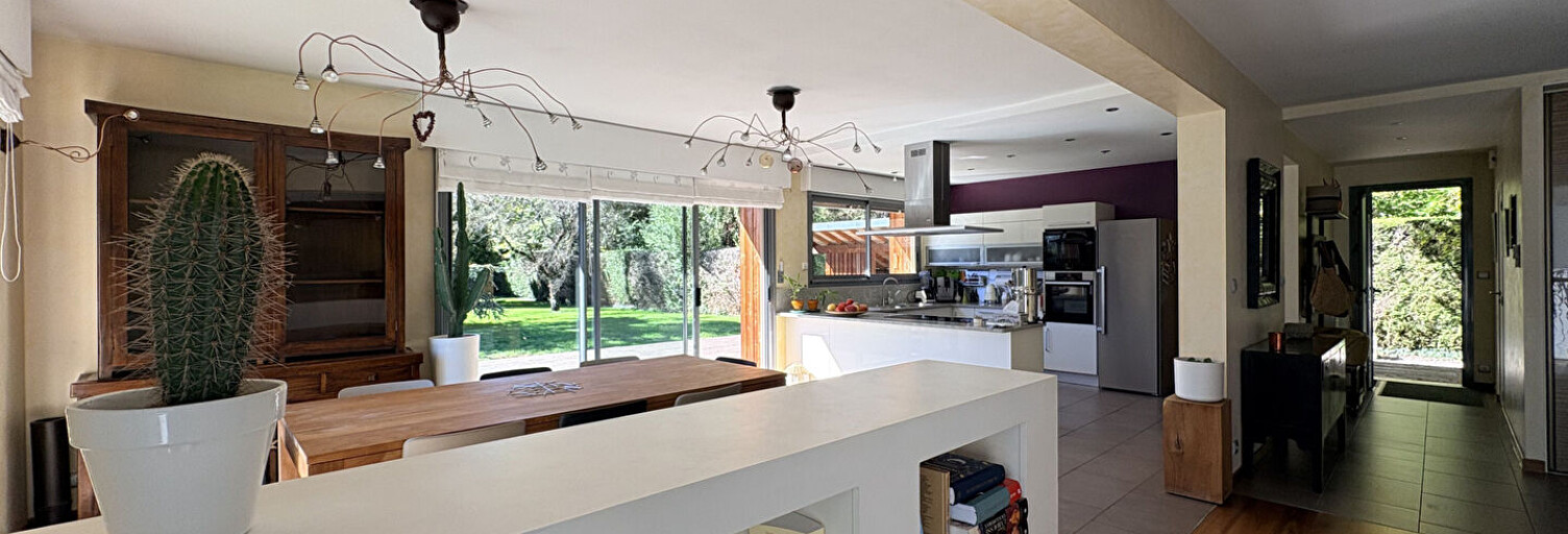 Maison 6 Pièces 197 m² à vendre à Rodez (12000)