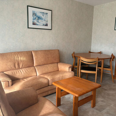 Appartement 3 pièces 830 €