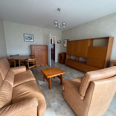 Appartement 3 pièces 830 €