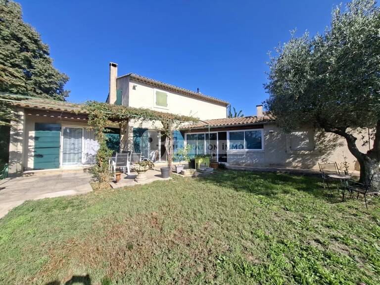 Maison familiale avec piscine et dépendances à Saint-Rémy-de-Pro — photo 1