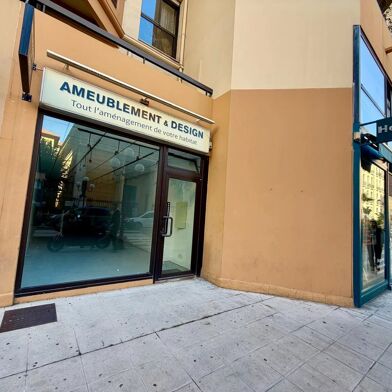 Commerce 2 pièces 2800 €