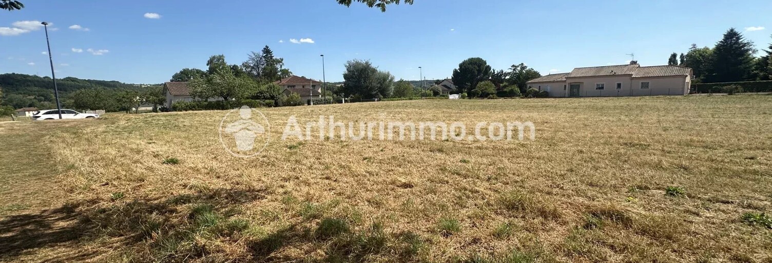 Terrain  2500 m² à vendre à Saint-Astier (24110)