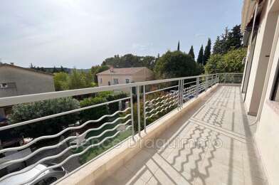 Appartement 4 pièces 243000 €