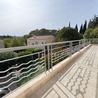 Appartement 4 pièces 243000 €