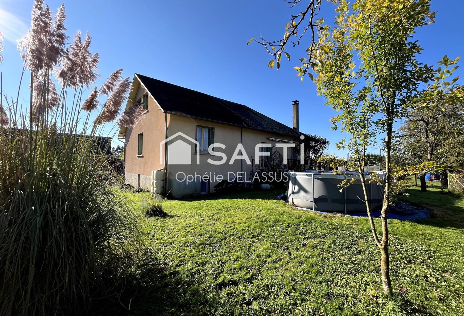 MAISON DE CHARME SUR 18 HECTARES AVEC DÉPENDANCES — photo 1
