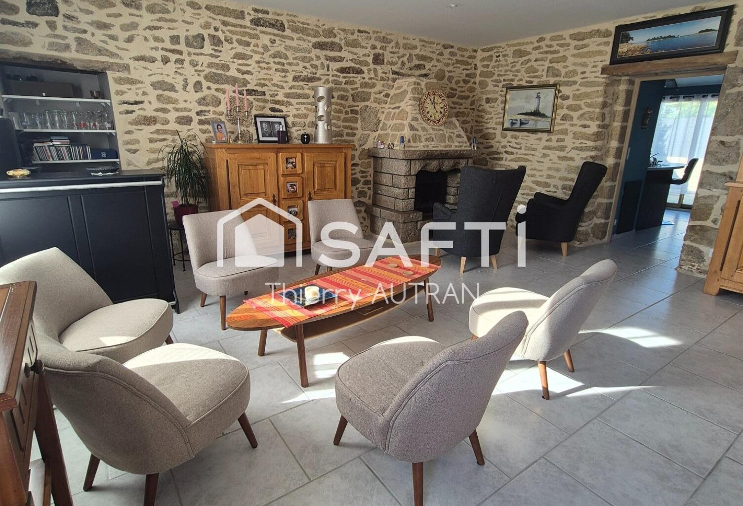 Très belle maison de caractère au sein d'un hameau, habitable sans travaux en résidence secondaire ou principale. — photo 1