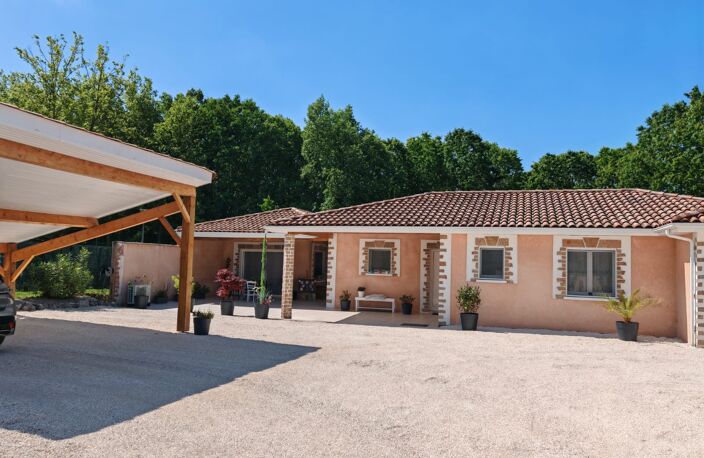 Belle Propriété de 240M²+Parc 9900M² +Piscine au calme avec Grand T2 Idépendant  — photo 5
