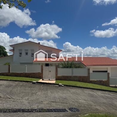 Maison 10 pièces 889200 €