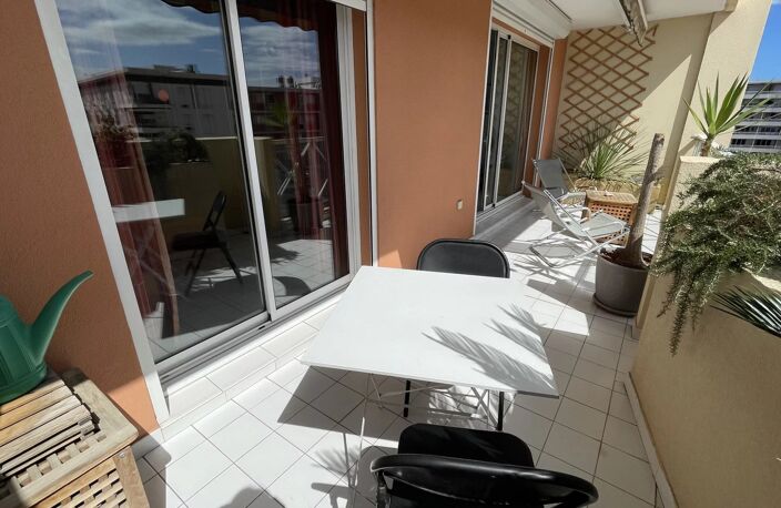 Perpignan Espace med joli t3 traversant terrasse BOX fermé — photo 3