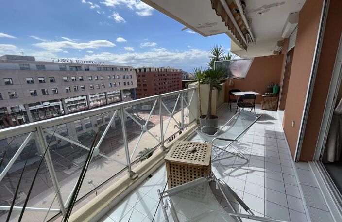 Perpignan Espace med joli t3 traversant terrasse BOX fermé — photo 5