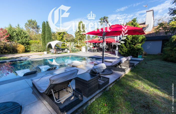 Propriété 211M²+Parc 9900M²+Piscine+Terrasse 200M² au Calme — photo 2