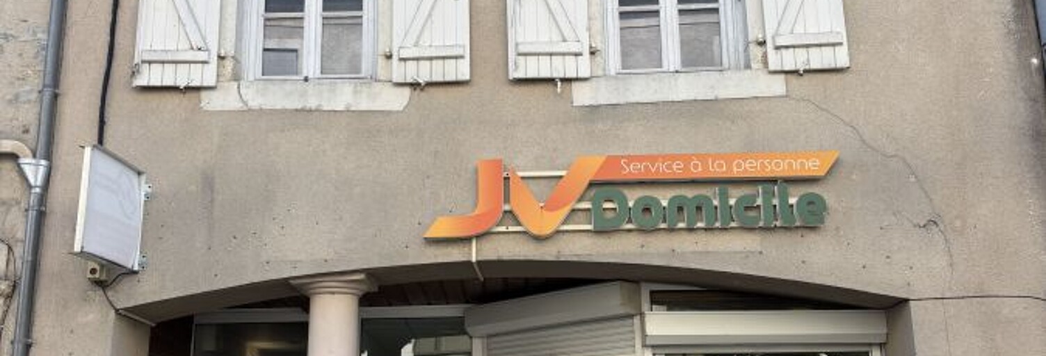 Immeuble  100 m² à vendre à Nay (64800)