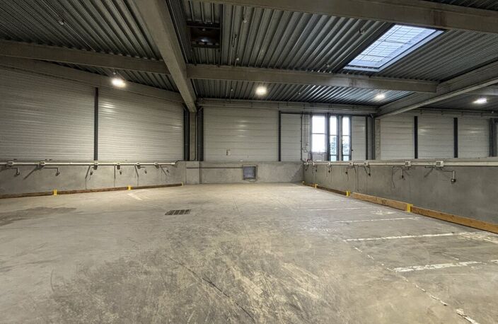 ENTREPOT LOGISTIQUE à LOUER — photo 2