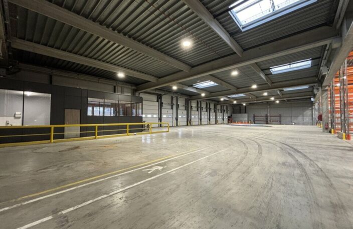 ENTREPOT LOGISTIQUE à LOUER — photo 3