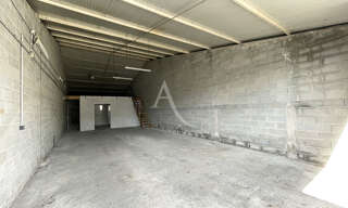 Commerce  136 m² à louer à Cornebarrieu (31700)