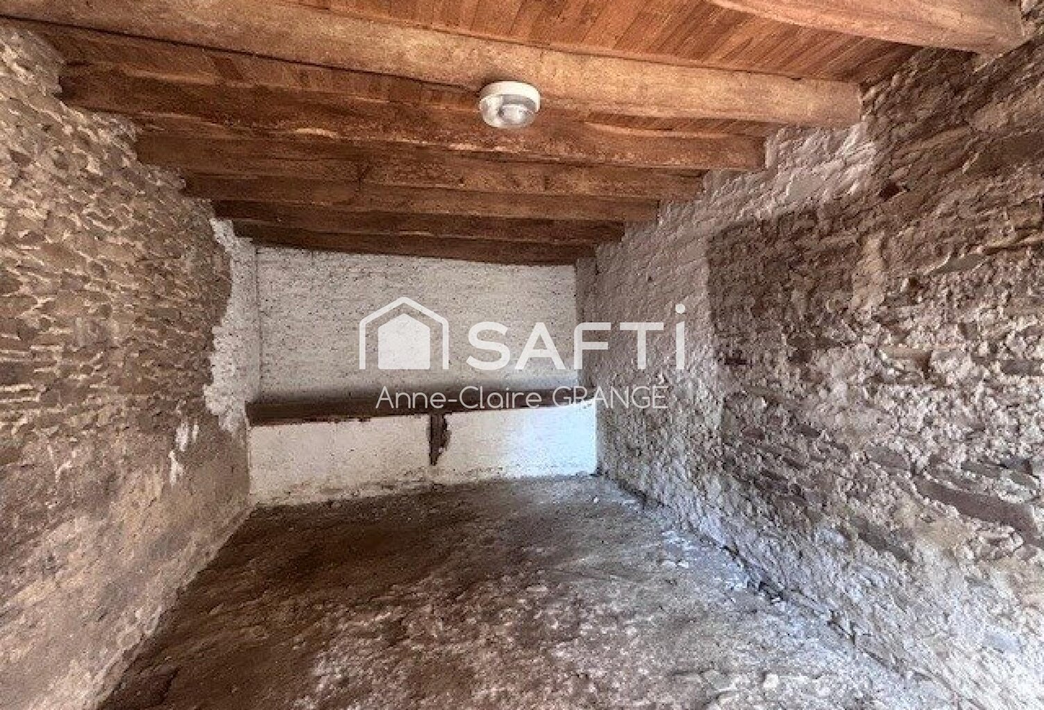 Cette ancienne fermette offre un cadre paisible au cœur de la campagne Sarthoise. — photo 1