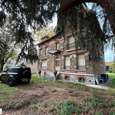 Maison 27 pièces 749000 €