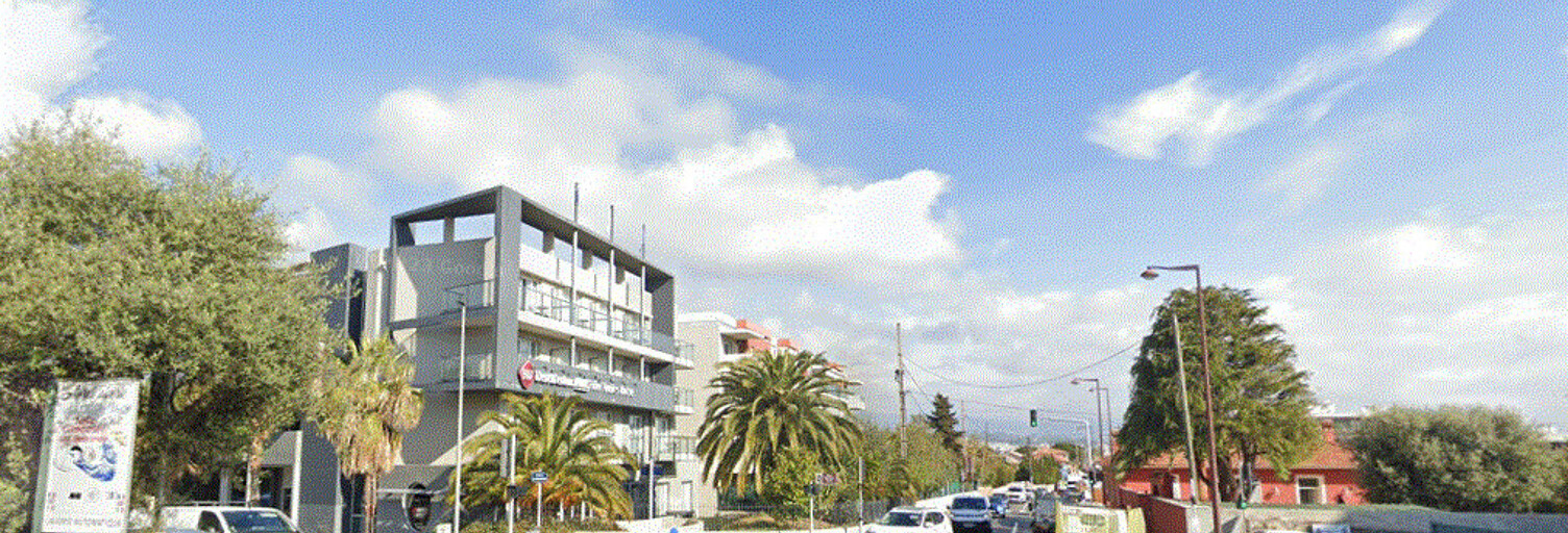 Garage  137 m² à vendre à Antibes (06600)