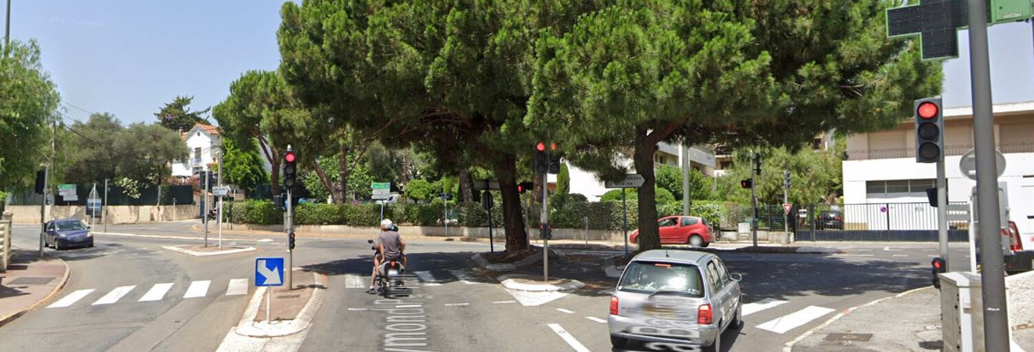 Garage  26 m² à vendre à Antibes (06160)