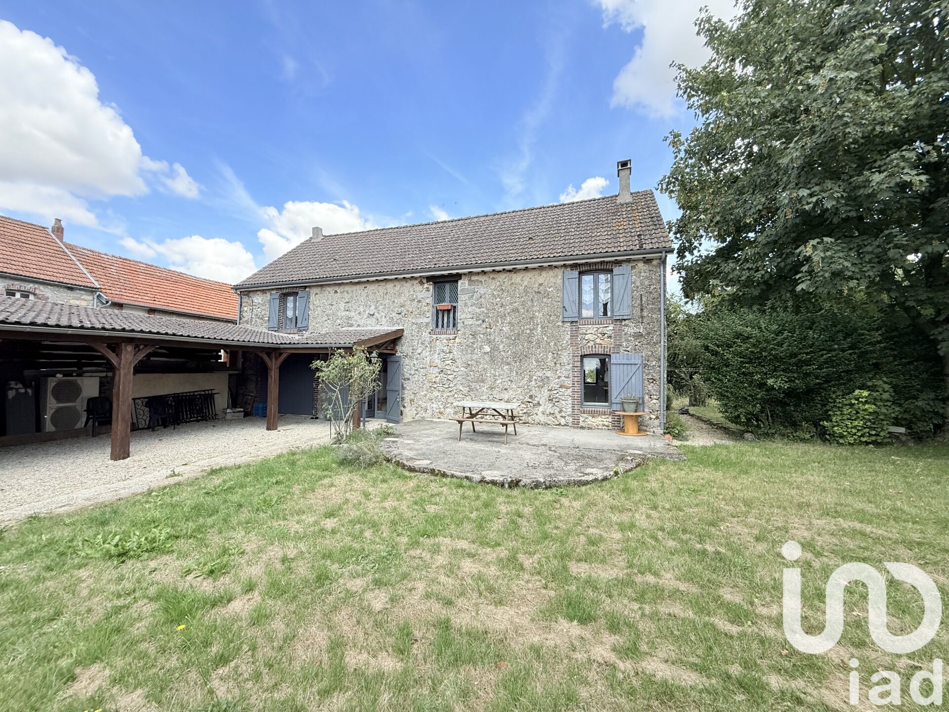 Louan-Villegruis-Fontaine - 130m² - 6p. - 4ch.