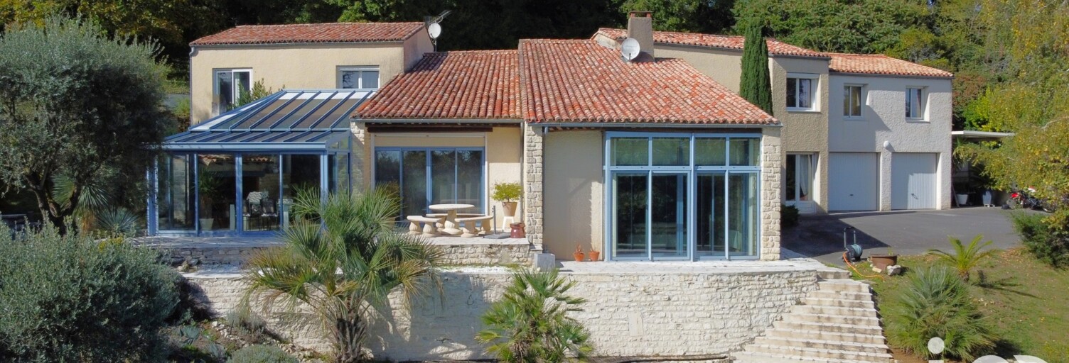 Maison 10 Pièces 288 m² à vendre à Fontenay-le-Comte (85200)