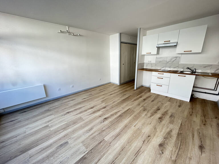 LOURDES ENTRE LE CENTRE-VILLE ET LES SANCTUAIRES - STUDIO - — photo 1