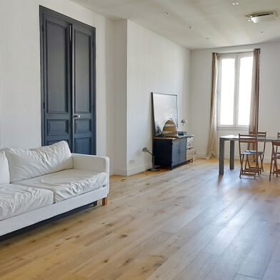 Appartement 5 pièces 2650 €