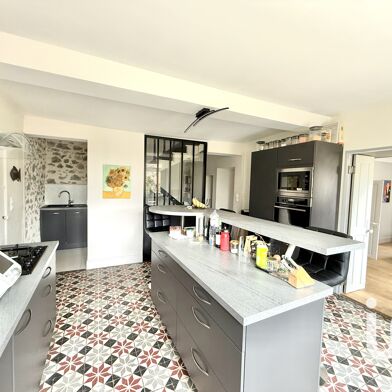 Maison 8 pièces 328200 €