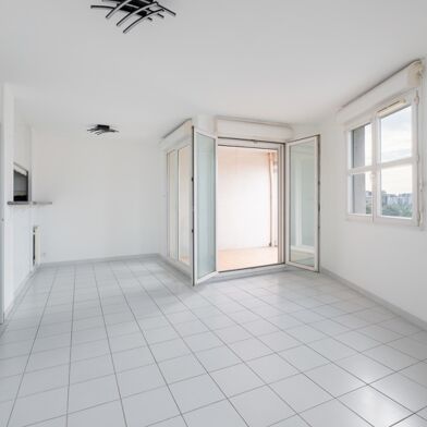 Appartement 4 pièces 329868 €