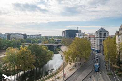 Appartement 4 pièces 329868 €