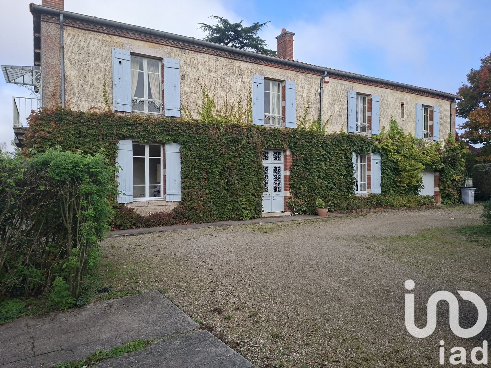 Bragny-Sur-Saone - 306m² - 10p. - 8ch.