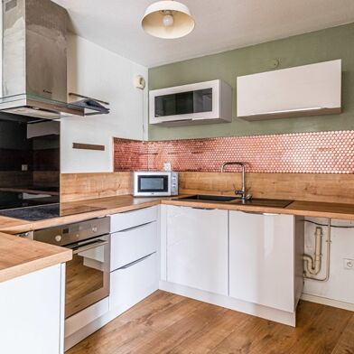 Appartement 3 pièces 210400 €