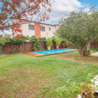 Maison 5 pièces 399000 €