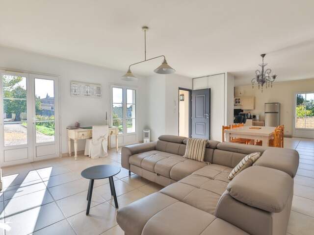 Contemporaine de 4 pièces principales — photo du bien