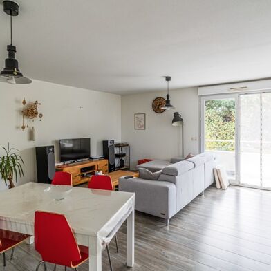 Appartement 4 pièces 307110 €