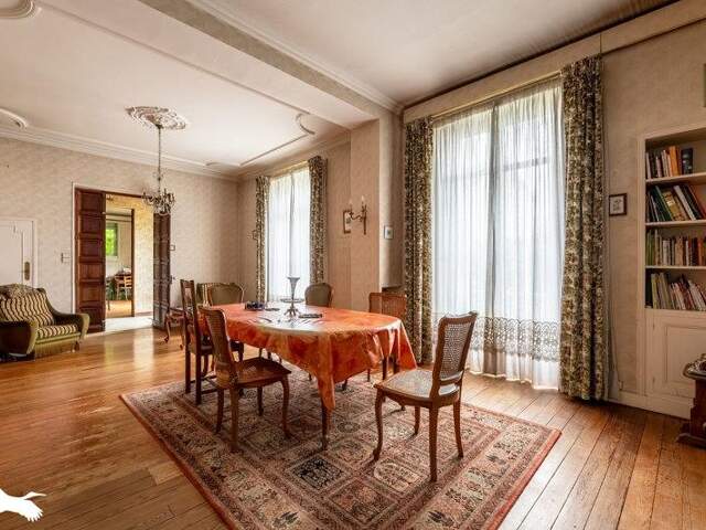 Maison en pierre de 9 pièces principales — photo du bien