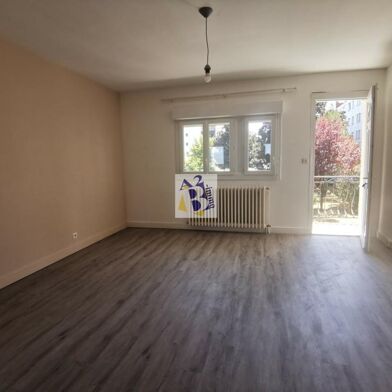 Appartement 1 pièces 450 €