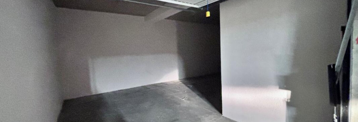 Garage  35 m² à louer à Bastia (20200)