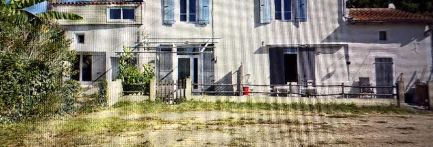 Maison 5 Pièces 190 m² à vendre à Chenac-Saint-Seurin-d'Uzet (17120)