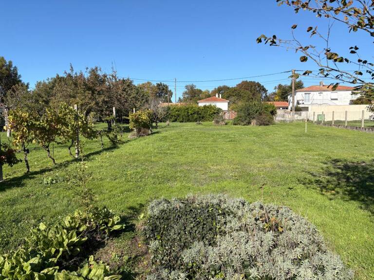 Terrain à vendre - 687 m² — photo 1