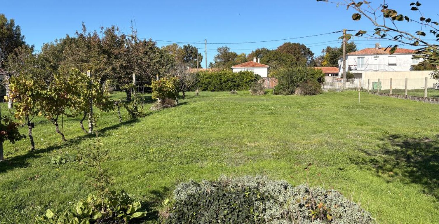 Terrain à vendre - 687 m² — photo 1