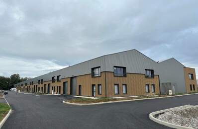 Local d'activité à vendre BOURGOIN JALLIEU (38), local d'une surface totale de 234 m² dont 182 m² d'activité, 26 m² de bureaux aménagés et 26 m² de stockage en mezzanine + 1 stationnement — photo du bien
