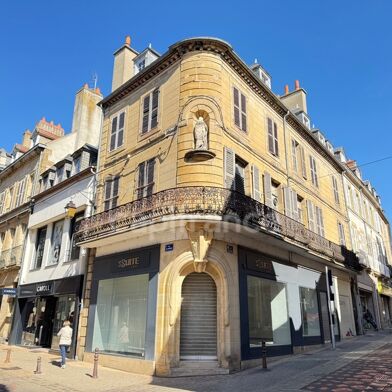 Immeuble  366900 €