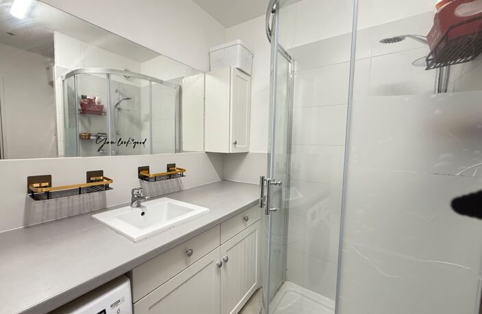   À vendre :Beau 2 pièces en rez-de-jardin, parking et cave – Antibes — photo 4