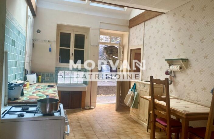 CHATILLON-EN-BAZOIS : MAISON DE BOURG 102.56 m 2 avec grenier aménageable, dépendances 137.86 m2, cour et jardin 858 m2 - 71000 € — photo 5