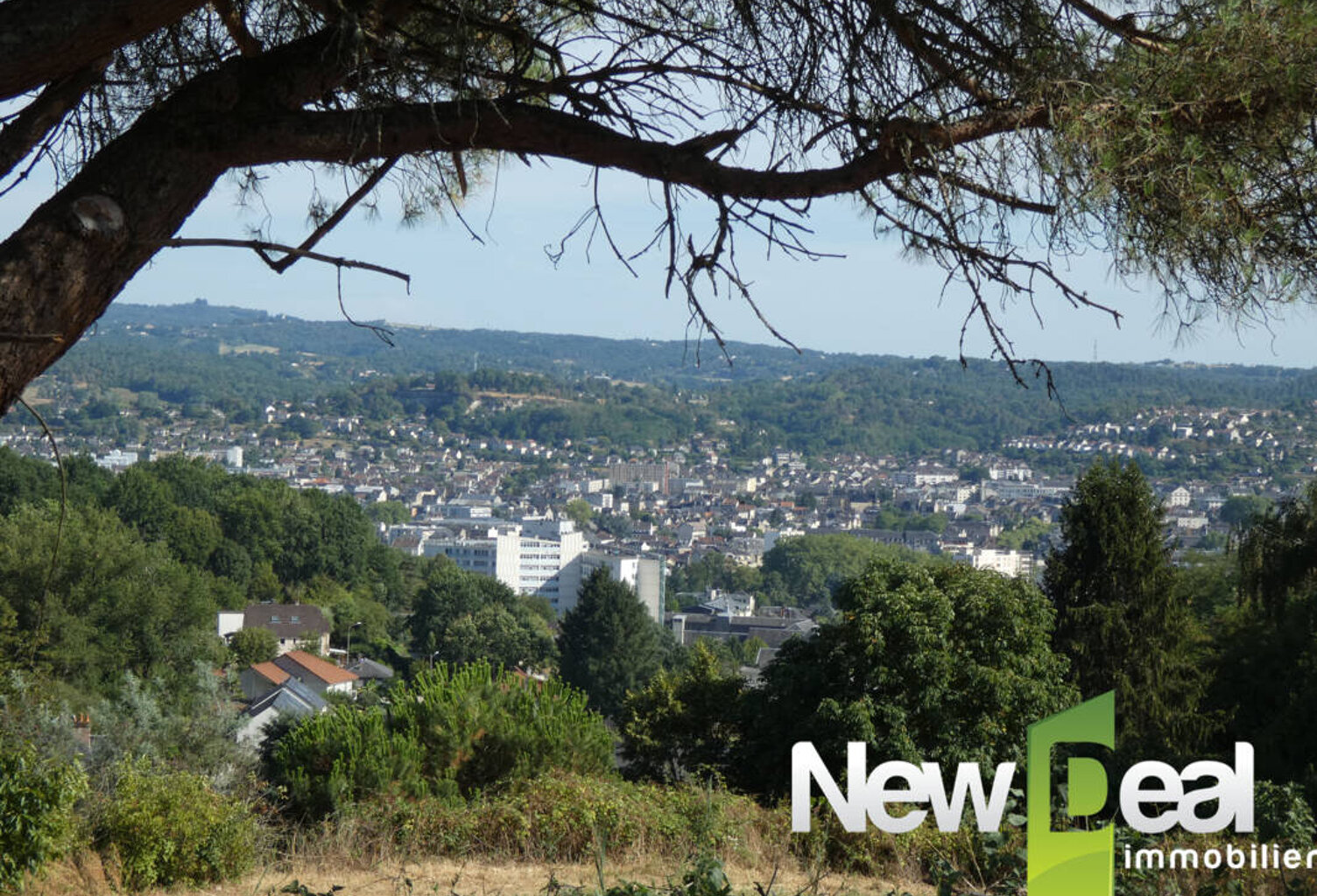 Terrain viabilisé 1005 m² avec superbe vue — photo 1